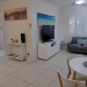 Ocean Breeze Apartment